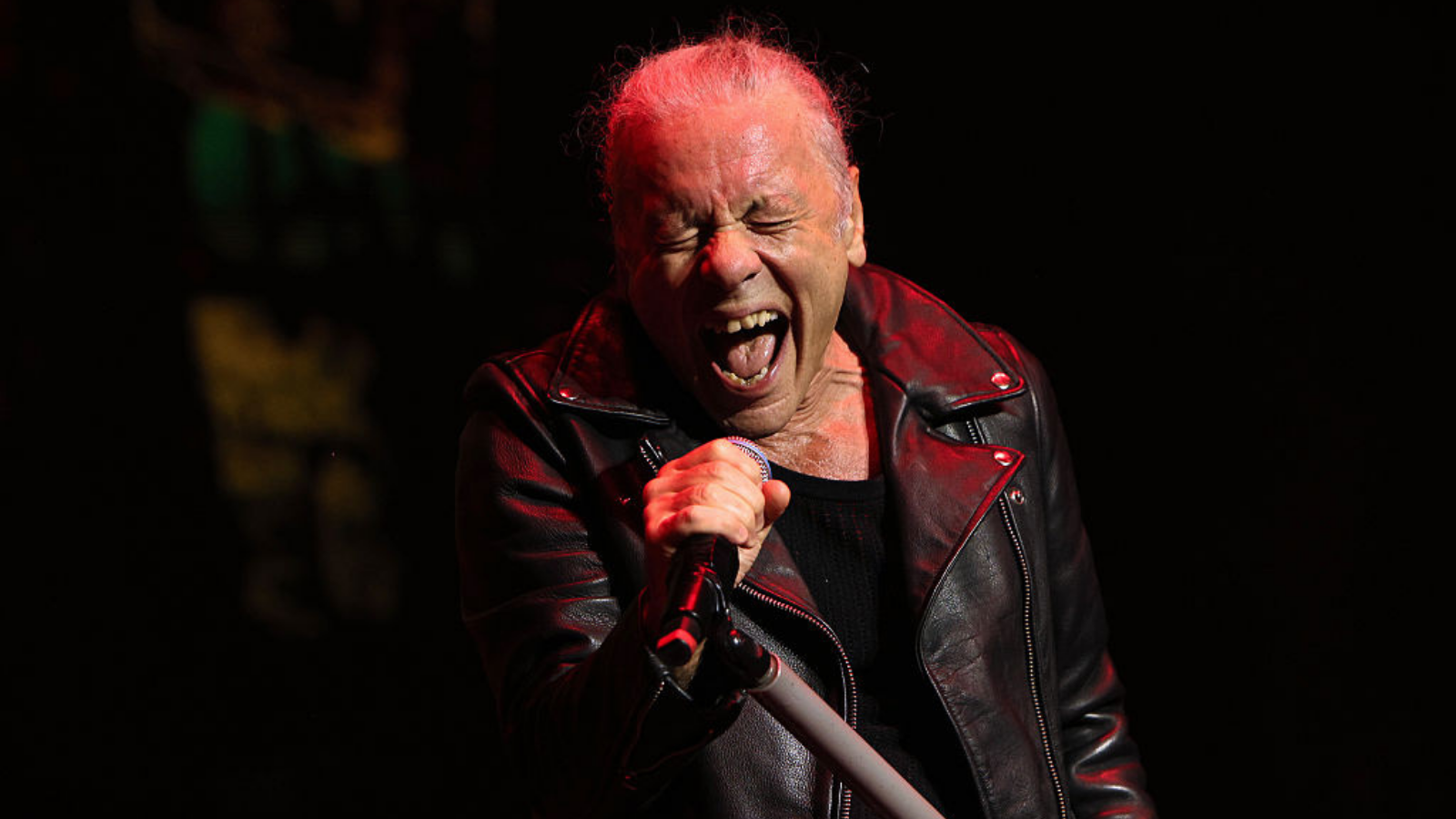 Bruce Dickinson de Iron Maiden durante la gira Run For Your Lives 2026 antes de su concierto en Perú