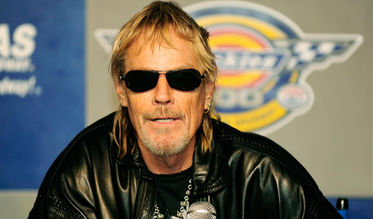 Luto en el rock tejano: Fallece Frank Beard, legendario baterista de ZZ Top, a los 77 años 11 Frank Beard baterista de ZZ Top tocando en vivo con la banda
