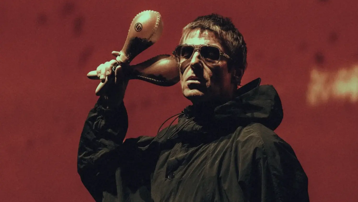 Liam Gallagher frena los rumores: Oasis descarta Glastonbury 2027 y alista histórica residencia en Manchester 1 Liam Gallagher cantando en vivo en concierto con Oasis