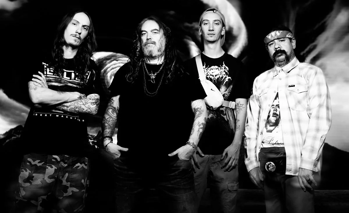 Max Cavalera y Zyon Cavalera en vivo con Soulfly