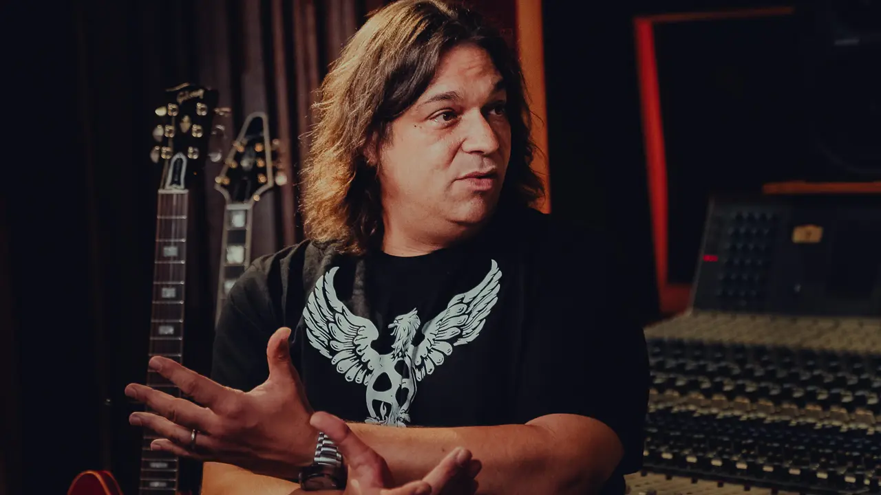 El legendario productor Nick Raskulinecz lanza 'Hiss Recordings': Un nuevo sello centrado en sencillos y apuestas de rock alternativo 4 Nick Raskulinecz productor musical de Hiss Recordings en su estudio