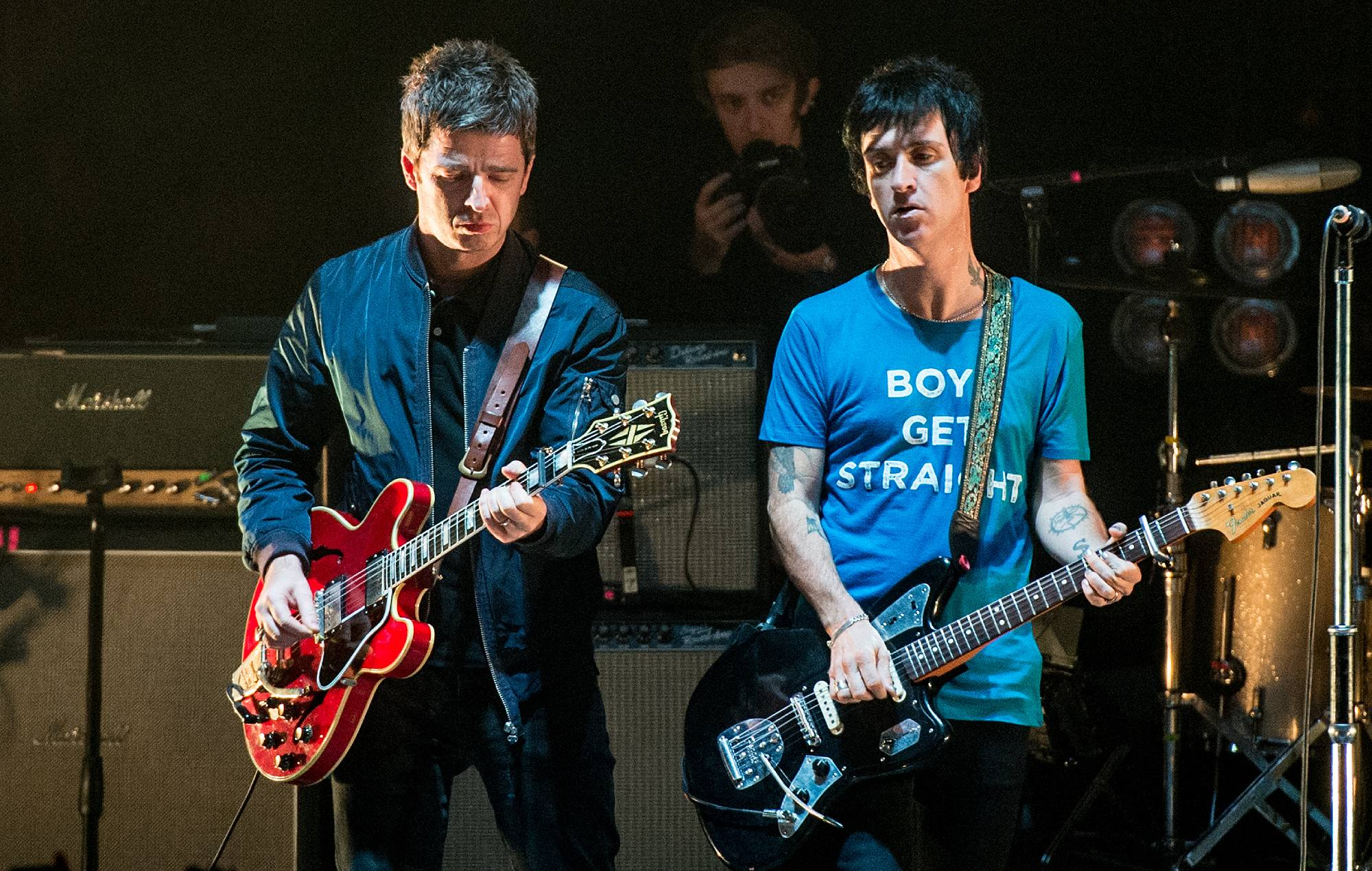Noel Gallagher trabaja en nuevas canciones mientras continúa el futuro incierto de Oasis