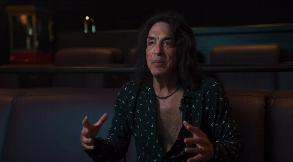 Paul Stanley de KISS muestra su cine en casa y sistema de sonido