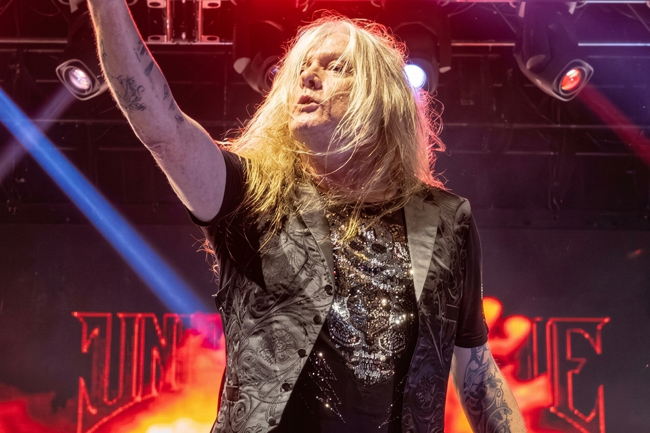 Sebastian Bach debuta como vocalista de Twisted Sister interpretando We're Not Gonna Take It