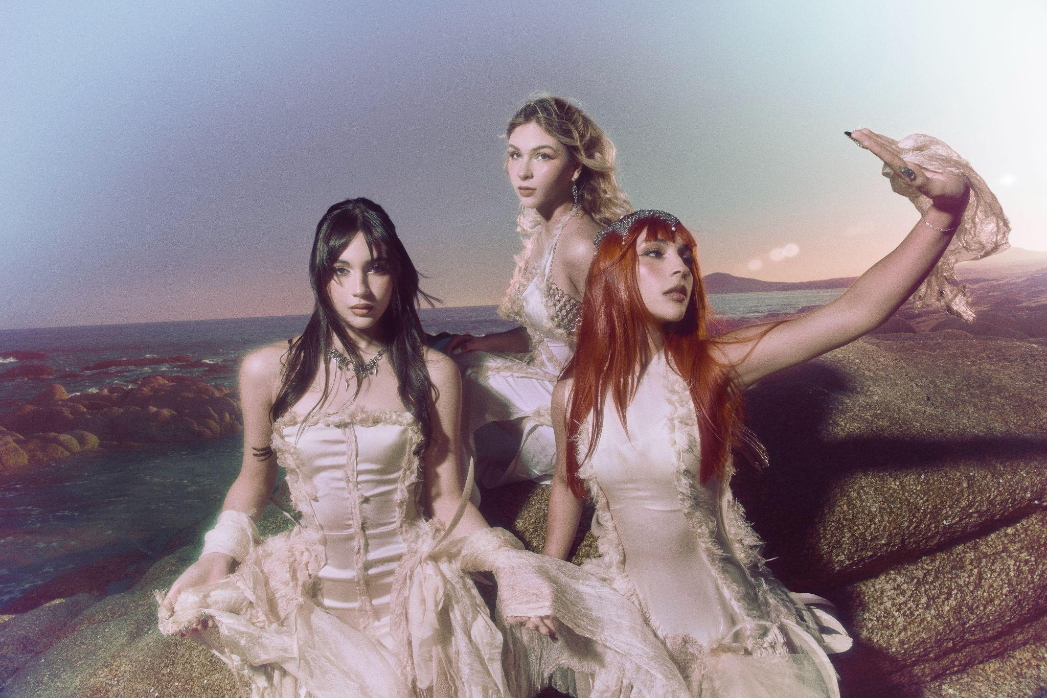 The Warning promociona su álbum Everything's Falling y el videoclip de Bite My Tongue