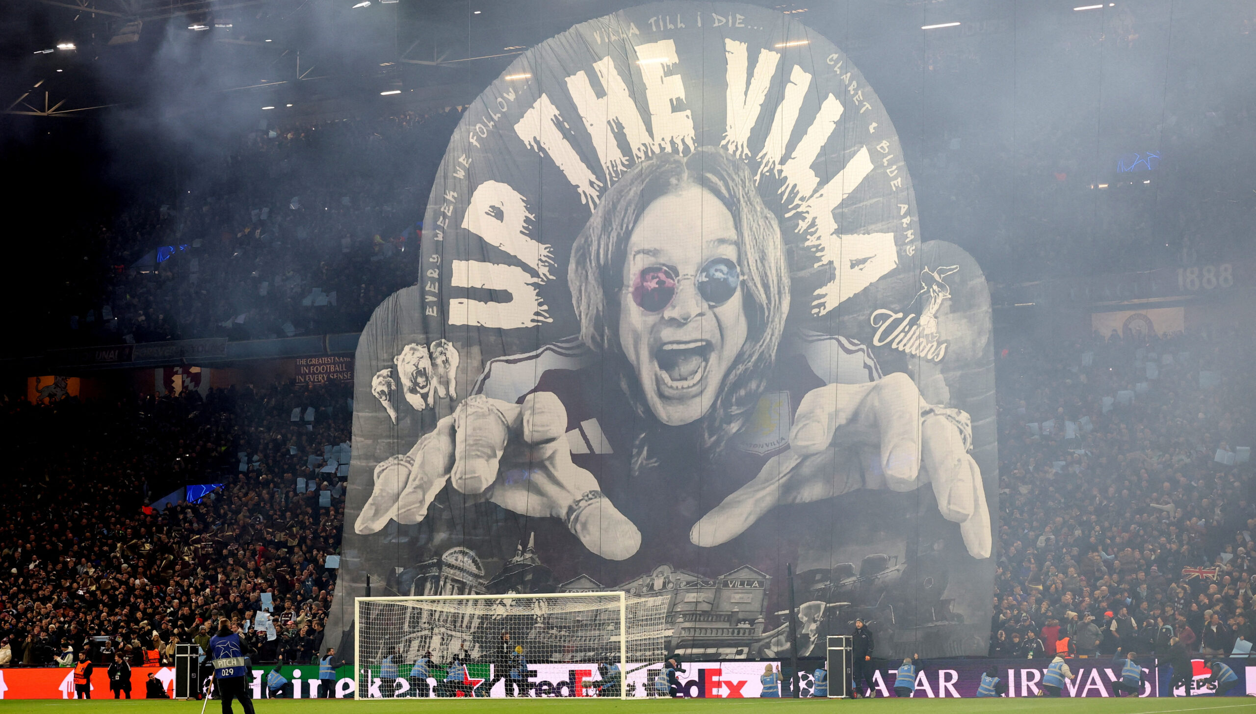 Afiche oficial de Ozzfest y escenario del Estadio Villa Park en Birmingham