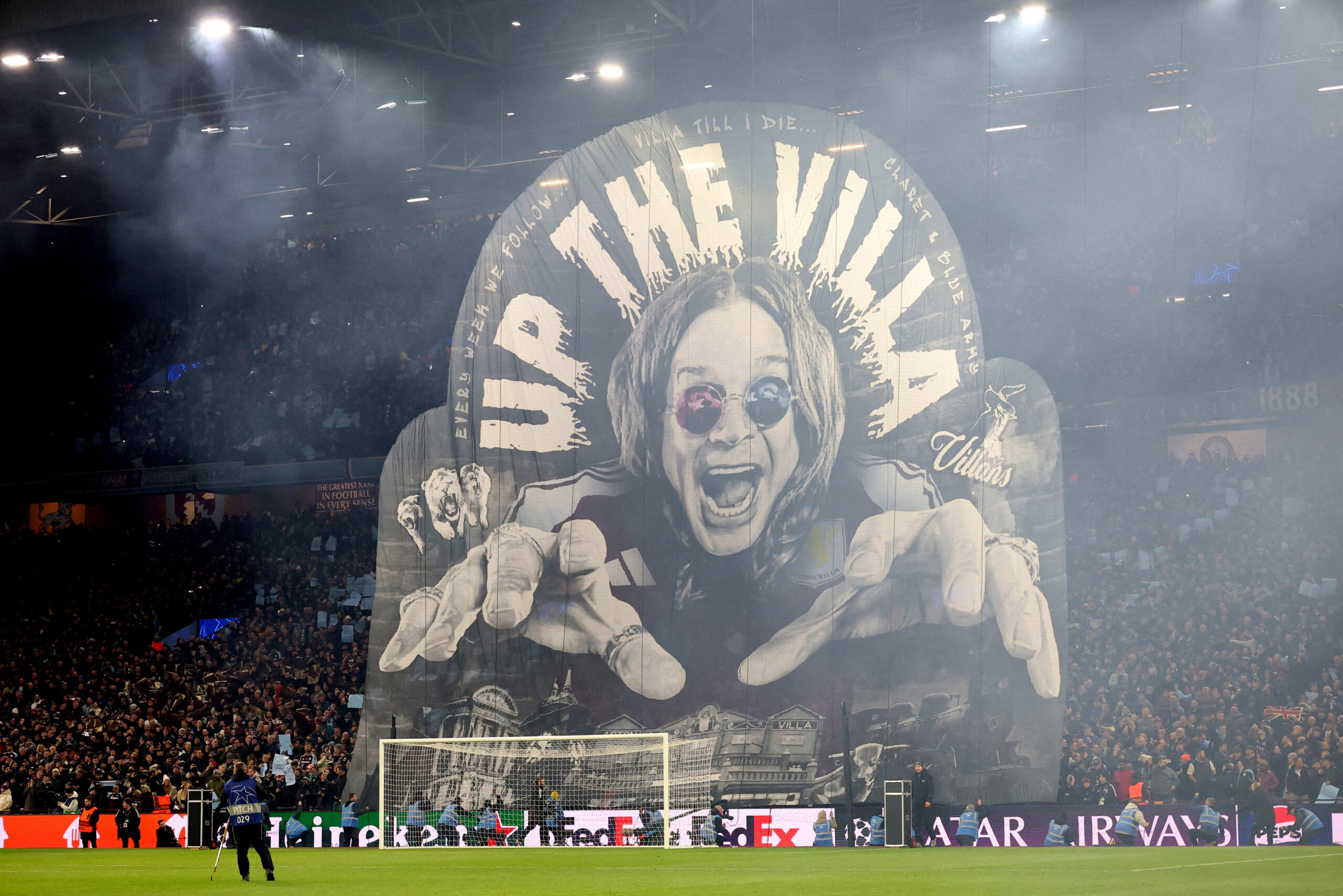 El regreso de un gigante: Ozzfest confirma su retorno en Villa Park tras la despedida de Ozzy Osbourne 1 Afiche oficial de Ozzfest y escenario del Estadio Villa Park en Birmingham