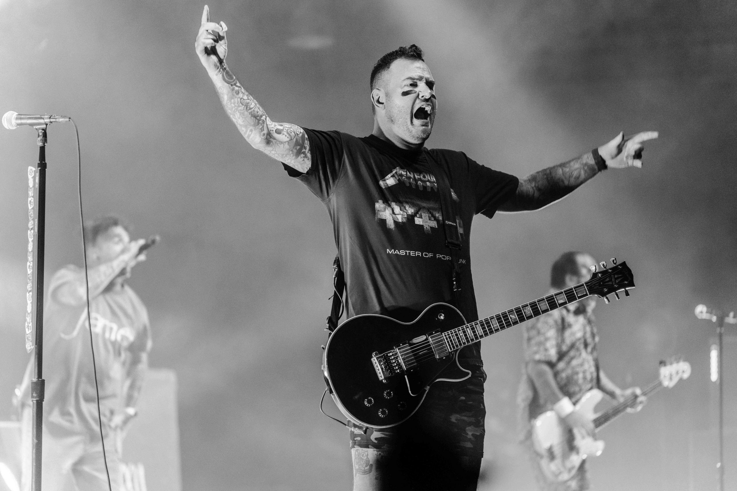 Chad Gilbert guitarrista de New Found Glory durante su carrera en el pop punk