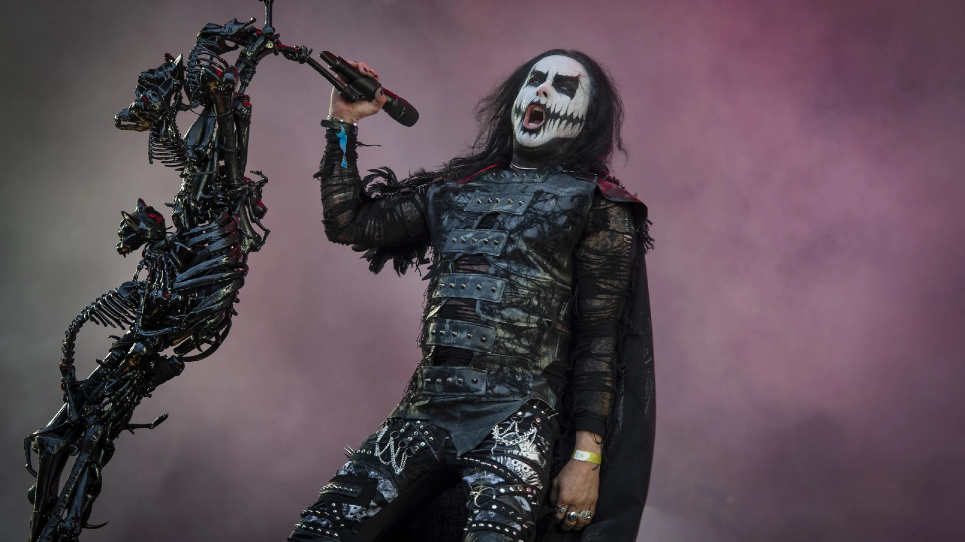 Dani Filth de Cradle of Filth anuncia su autobiografía The Filth para 2027
