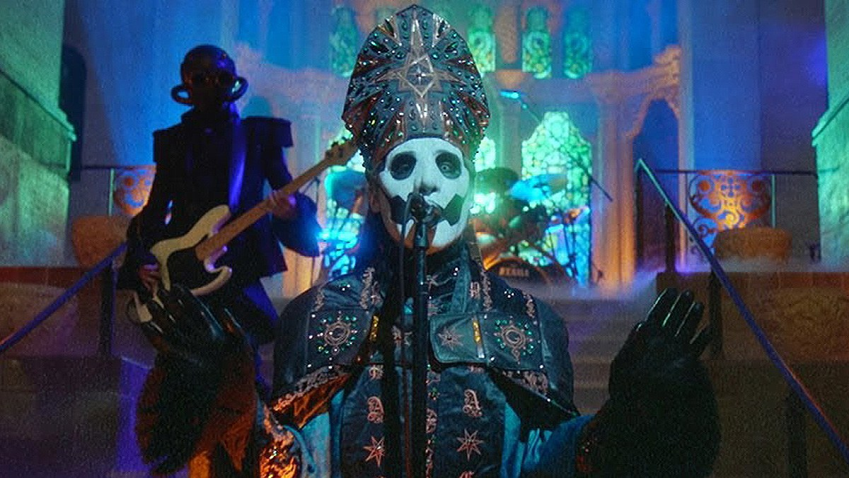 Fans de Ghost convierten el mítico “Ministry” en una causa real para preservar el Mountain View Mausoleum 4 Fans de Ghost apoyan la preservación del Mountain View Mausoleum en Altadena