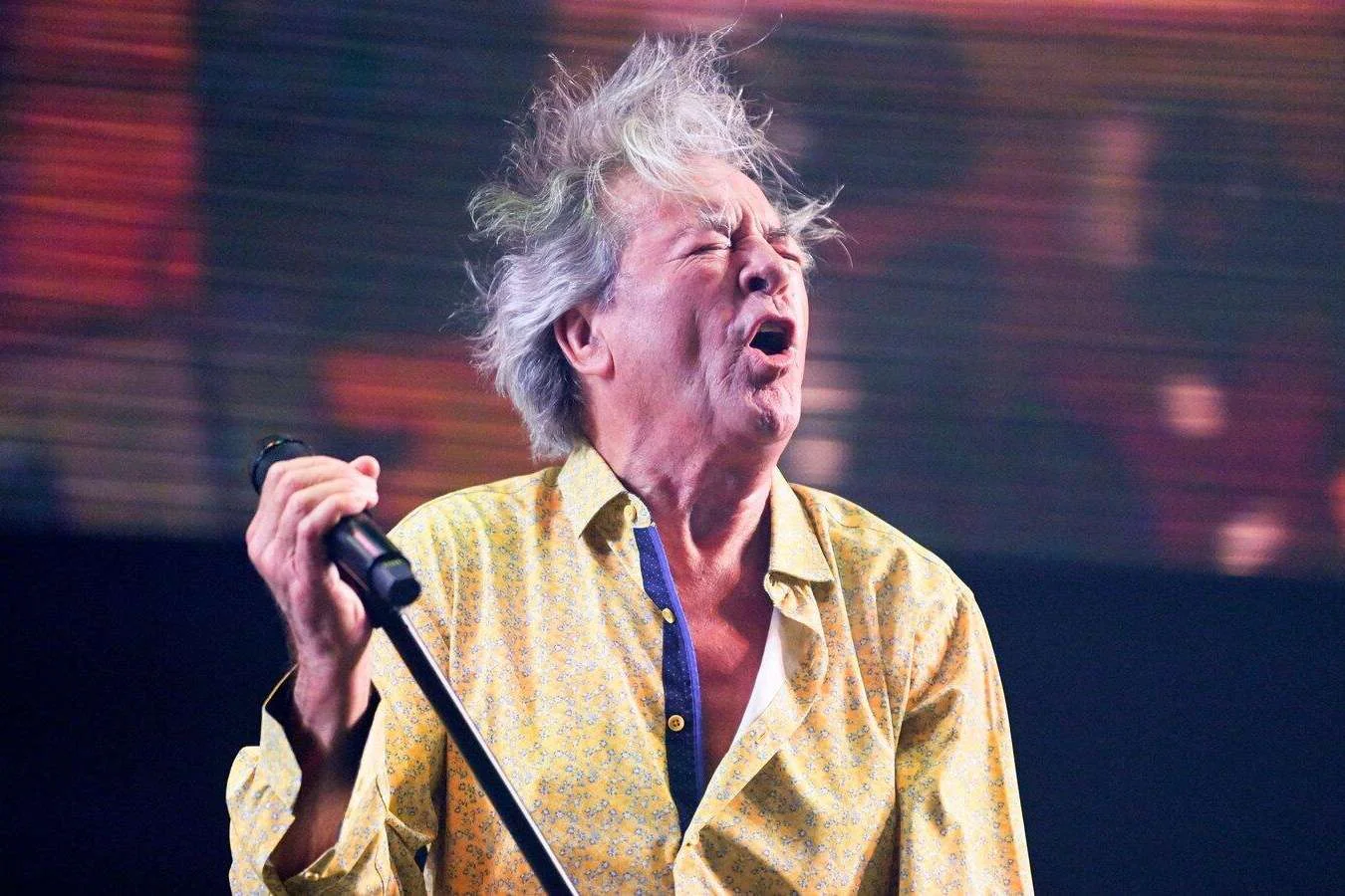 Ian Gillan de Deep Purple durante la nueva era del álbum SPLAT!