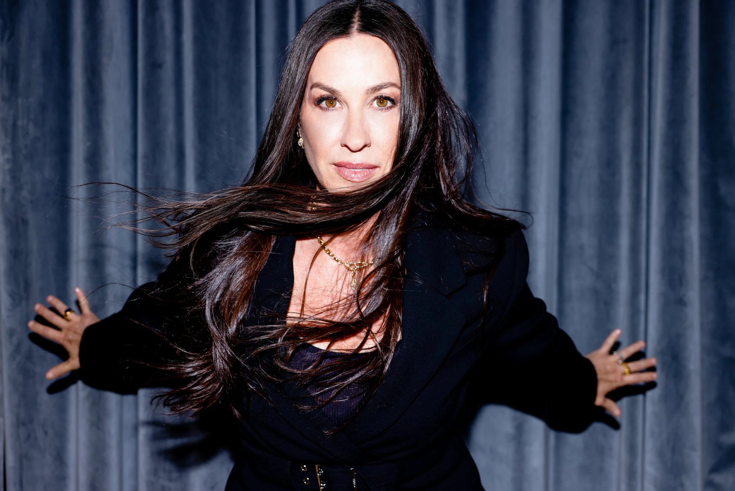 Alanis Morissette durante su reciente actividad musical en 2026